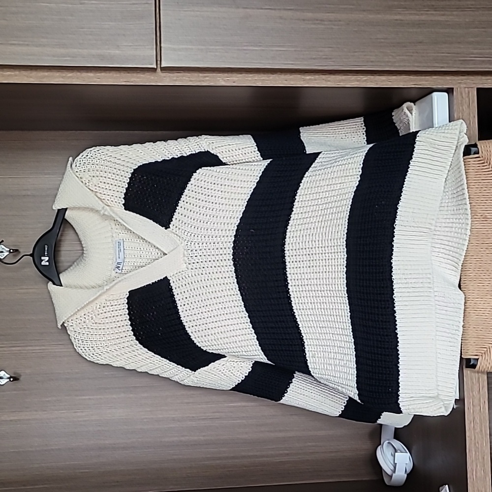 Zara striped sweater size XS-S